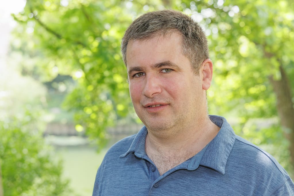 Portrait de Thomas Nazaret photographe animalier